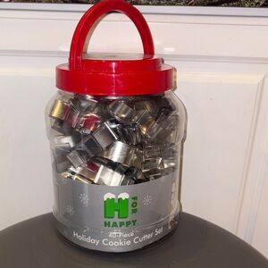New 40-Piece Happy Holiday Cookie Cutter Set with Lid by Bed Bath & Beyond